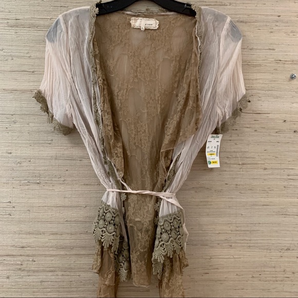 NWT Boho/Vintage tan and brown lace top. Can be tied or worn over cami. - Picture 2 of 6
